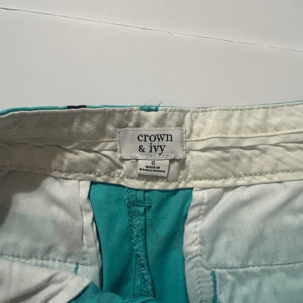 Crown & Ivy Womens Turquoise Navy Quatrefoil Print Chino Shorts Size 6 Preppy - Picture 3 of 6